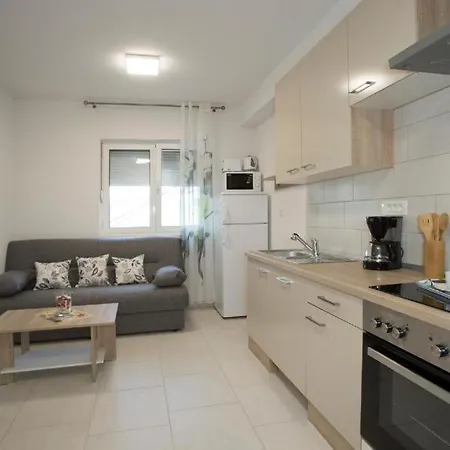 Appartement Panorama With Seasonal Pool